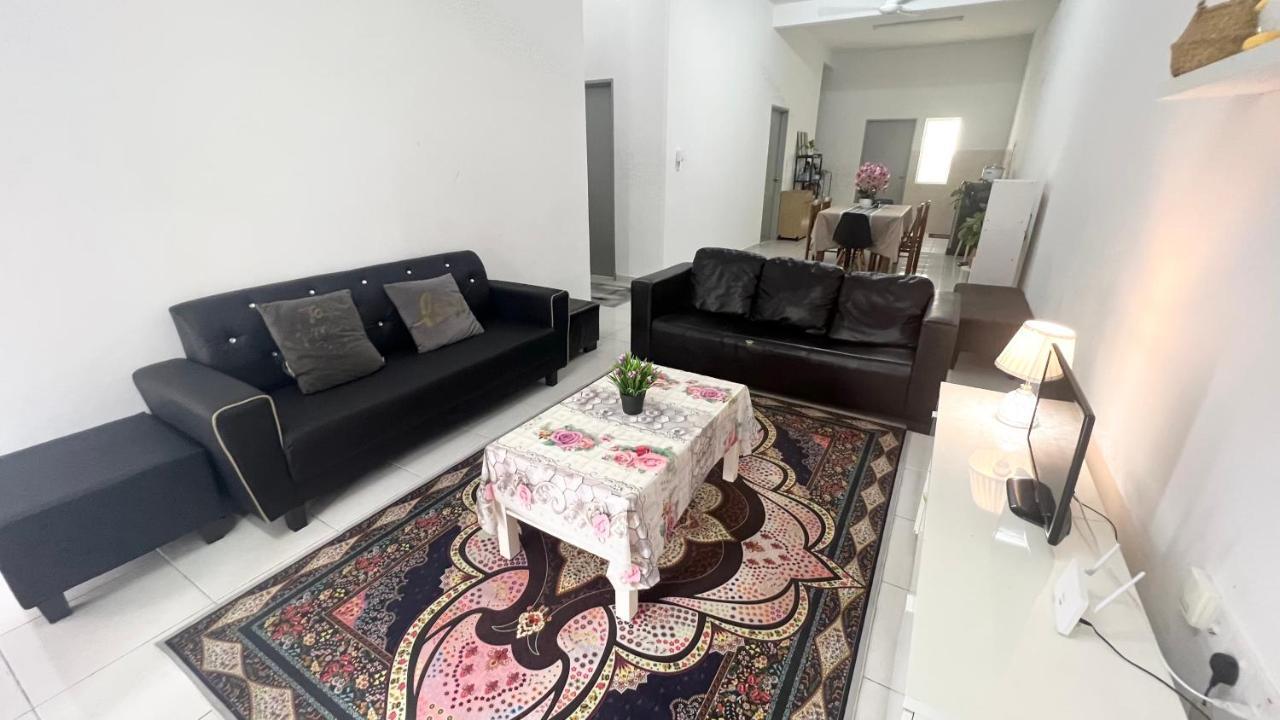 Homestay Near Plaza Tol Bandar Ainsdale Labu ภายนอก รูปภาพ